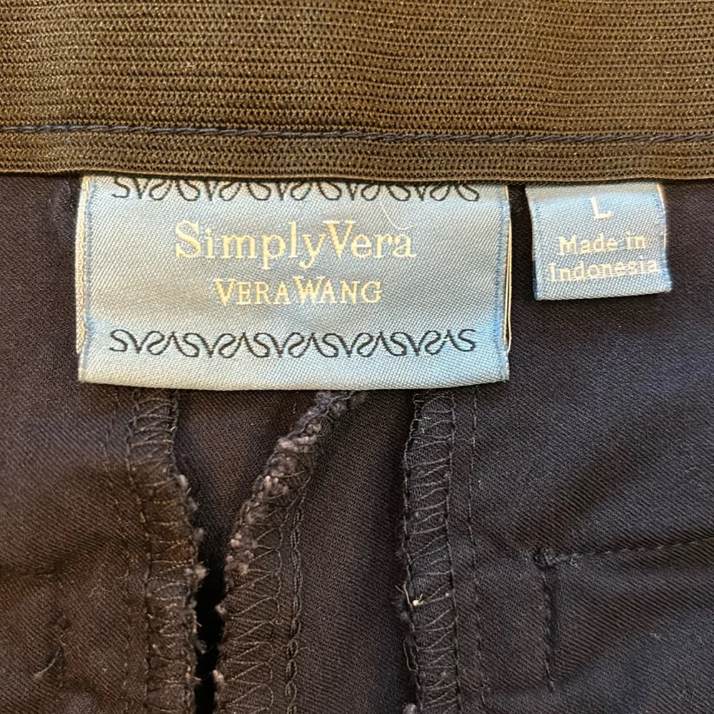 3/$20 Simply Vera Shorts - Picture 6 of 7